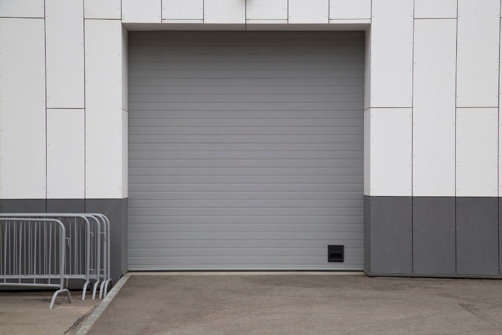 Single roller garage door