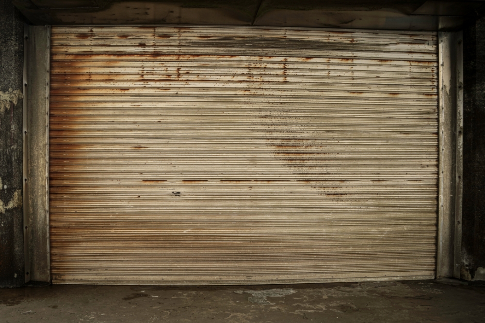 Why Coastal Garage Doors Need More Attention